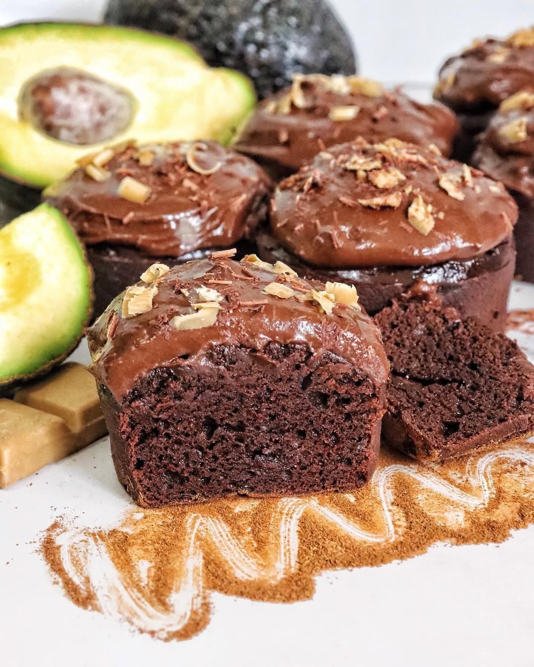 CHOC AVOCADO CAKE with CREAMY AVO CHOC FROSTING (vegan, oil-free)