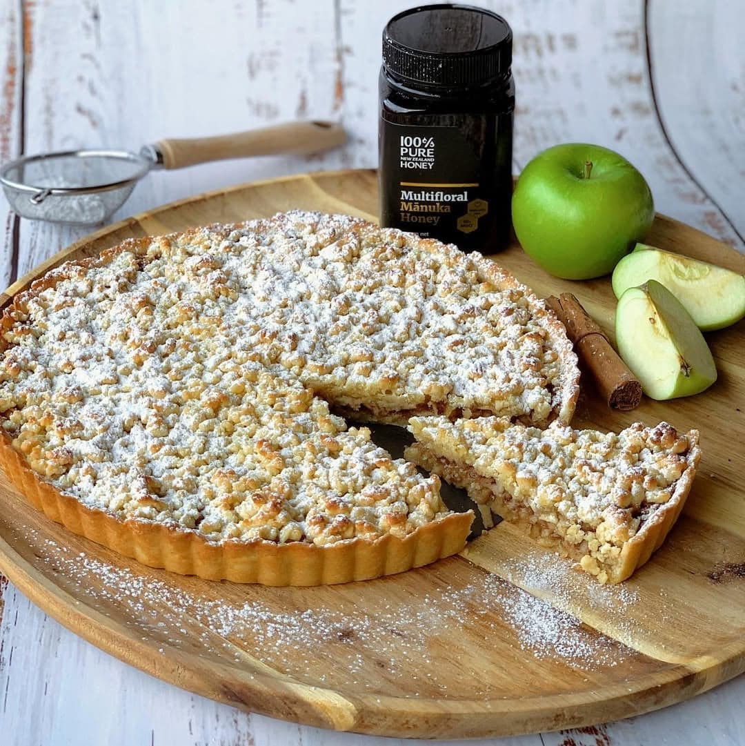 Citrus apple crumble pie