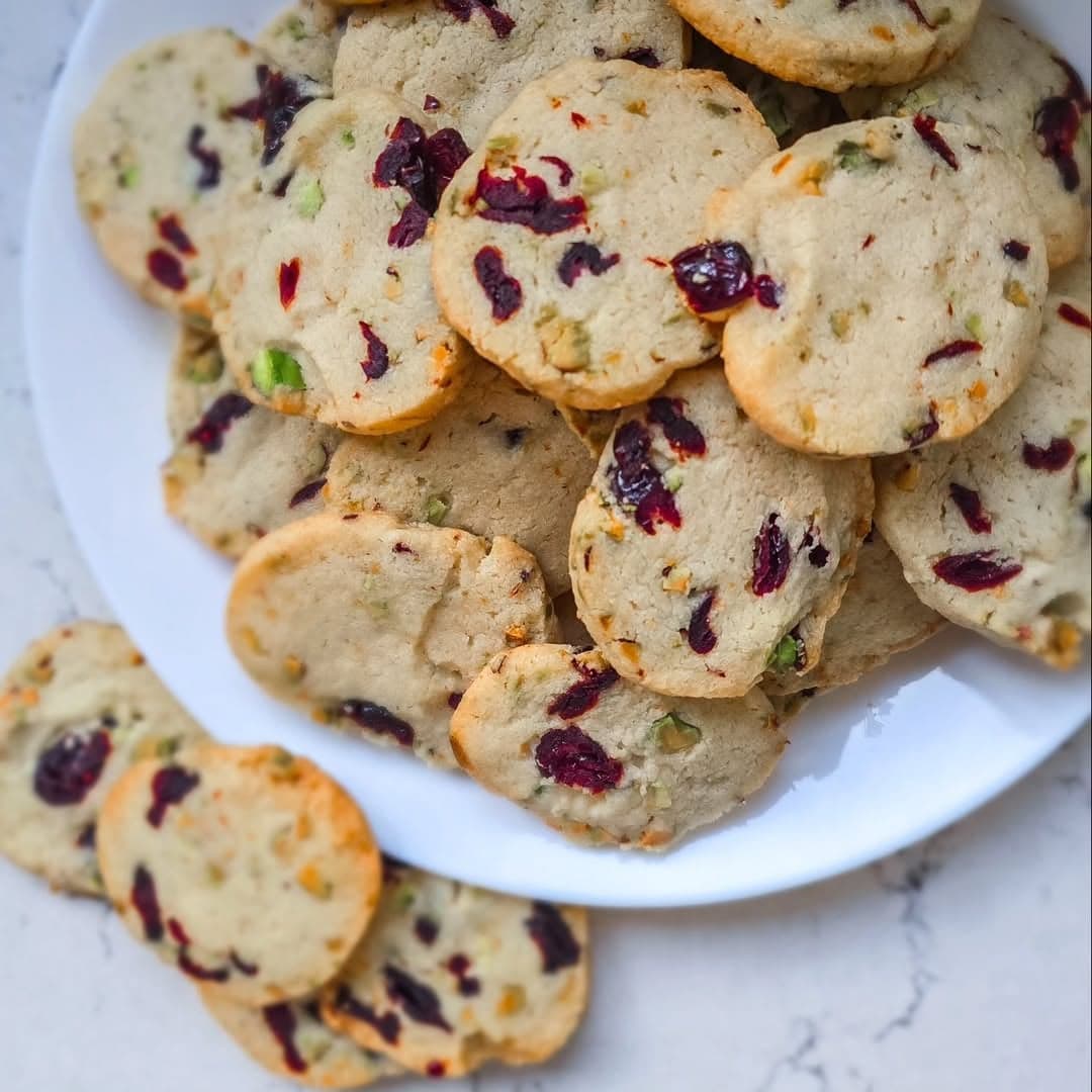 Cranberry Pistachio Shortbread Cookies
